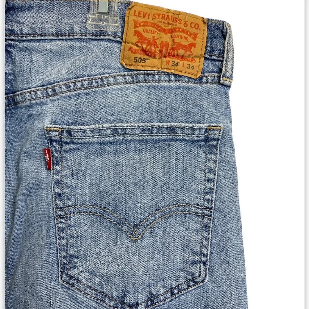 LEVI’S Red Tab 505 Lightwash Men’s Denim Jeans Waist 34 Casual